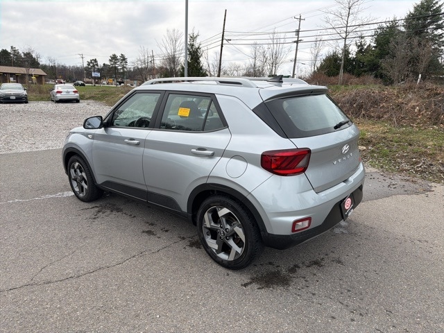 Thumbnail: 2022 Hyundai Venue - 12