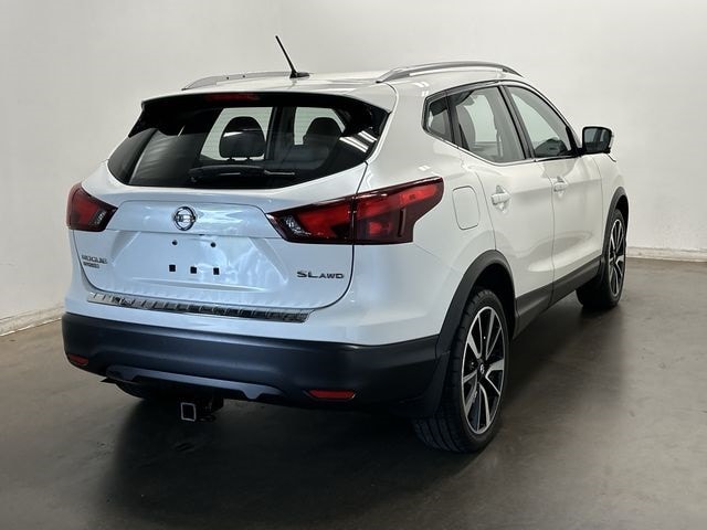 Thumbnail: 2018 Nissan Rogue Sport - 33