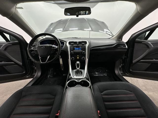 Thumbnail: 2014 Ford Fusion - 16