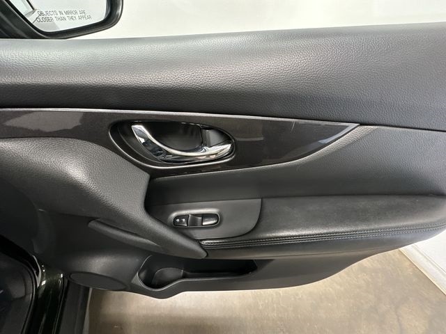 2018 Nissan Rogue SV 22