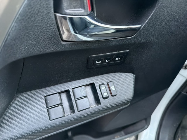 Thumbnail: 2013 Toyota RAV4 - 11