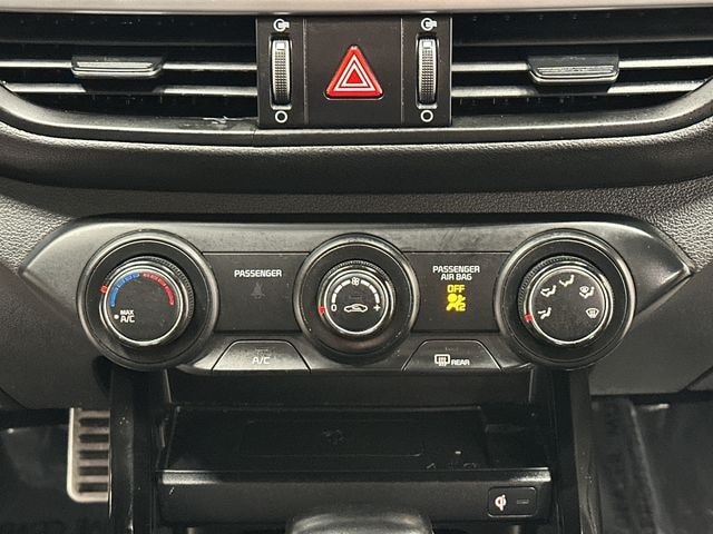 Thumbnail: 2021 Kia Forte - 15