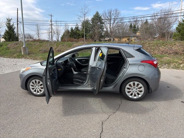 Thumbnail: 2016 Hyundai Elantra - 15