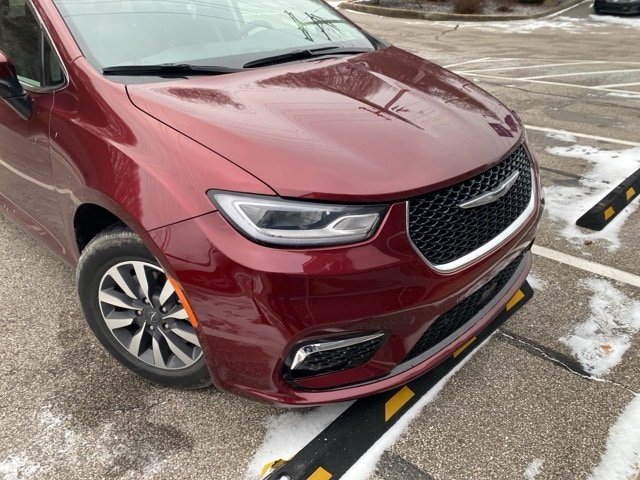 Thumbnail: 2023 Chrysler Pacifica - 14