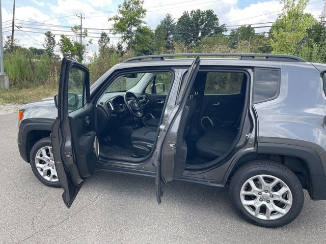 Thumbnail: 2016 Jeep Renegade - 12