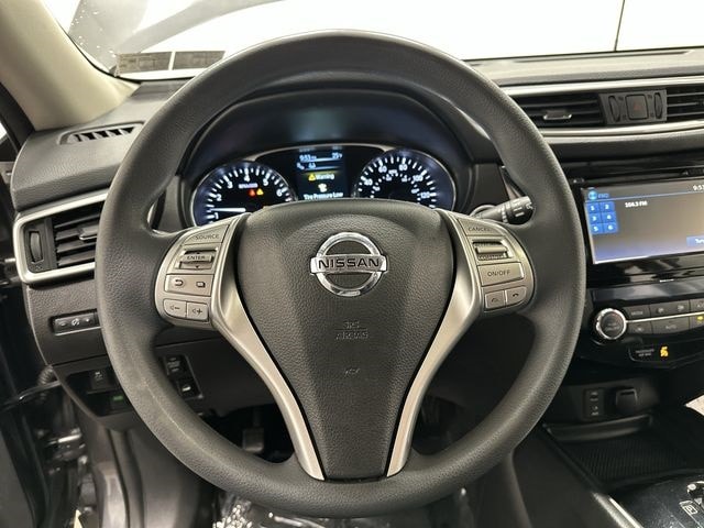 Thumbnail: 2015 Nissan Rogue - 8