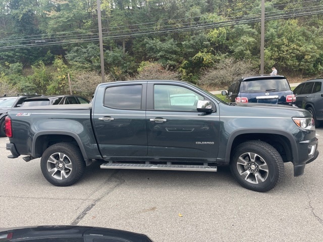 Thumbnail: 2017 Chevrolet Colorado - 3