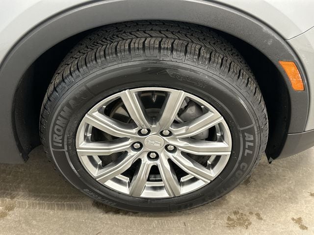 Thumbnail: 2023 Cadillac XT4 - 5