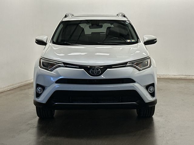 Thumbnail: 2017 Toyota RAV4 - 31
