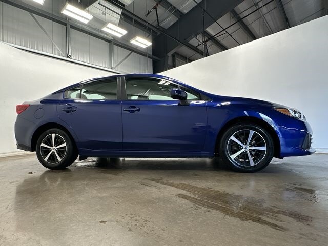 2023 Subaru Impreza Premium photo 3
