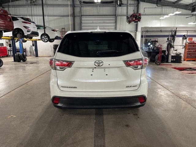 Thumbnail: 2015 Toyota Highlander - 10