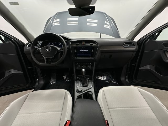 Thumbnail: 2020 Volkswagen Tiguan - 21