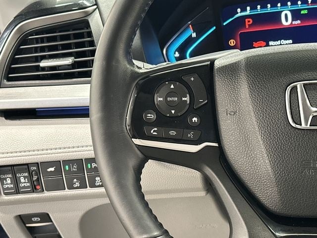 Thumbnail: 2018 Honda Odyssey - 9