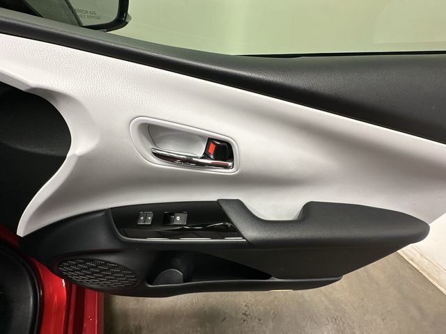 Thumbnail: 2018 Toyota Prius - 24