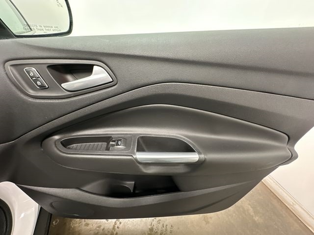 Thumbnail: 2013 Ford Escape - 23