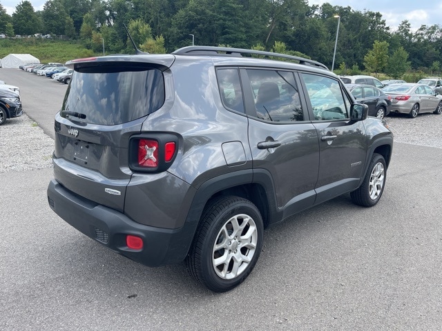Thumbnail: 2016 Jeep Renegade - 6
