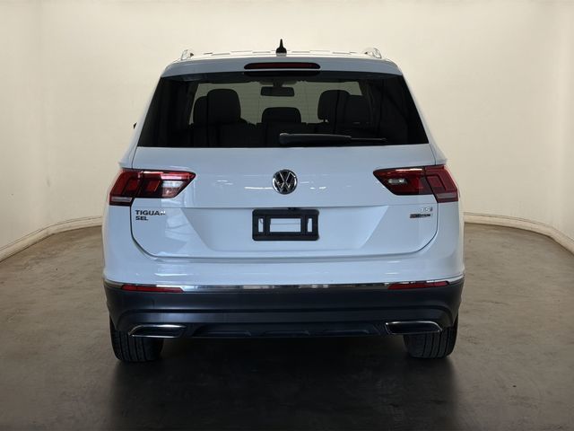 Thumbnail: 2018 Volkswagen Tiguan - 4