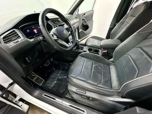 Thumbnail: 2022 Volkswagen Tiguan - 18