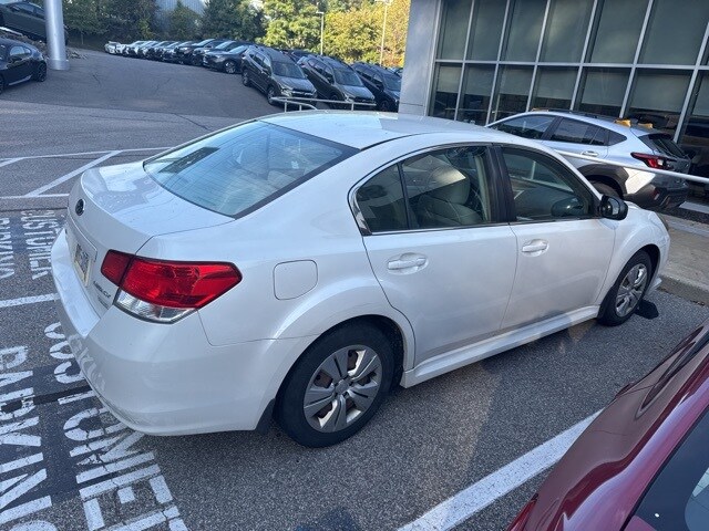 2013 Subaru Legacy 2.5i photo 2