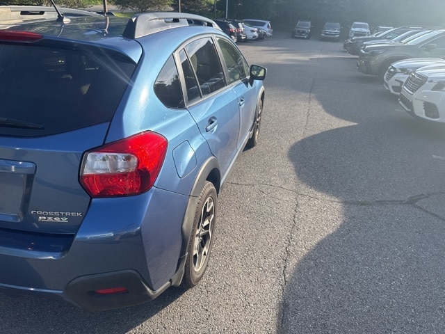 Thumbnail: 2017 Subaru Crosstrek - 3