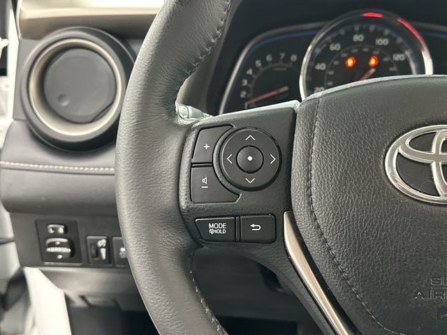 Thumbnail: 2013 Toyota RAV4 - 9