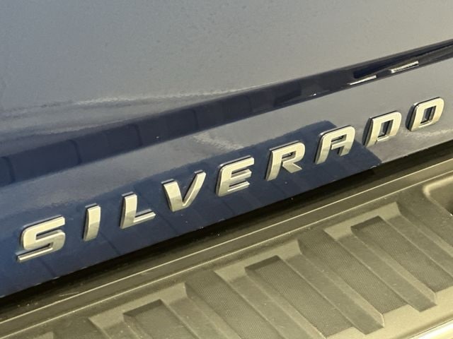 Thumbnail: 2017 Chevrolet Silverado 1500 - 26