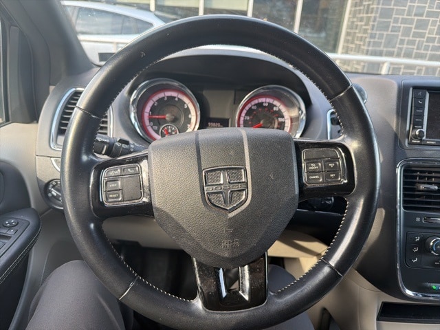 Thumbnail: 2020 Dodge Grand Caravan - 2