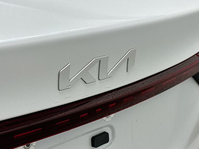 Thumbnail: 2022 Kia Forte - 25