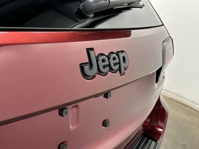 Thumbnail: 2018 Jeep Grand Cherokee - 28