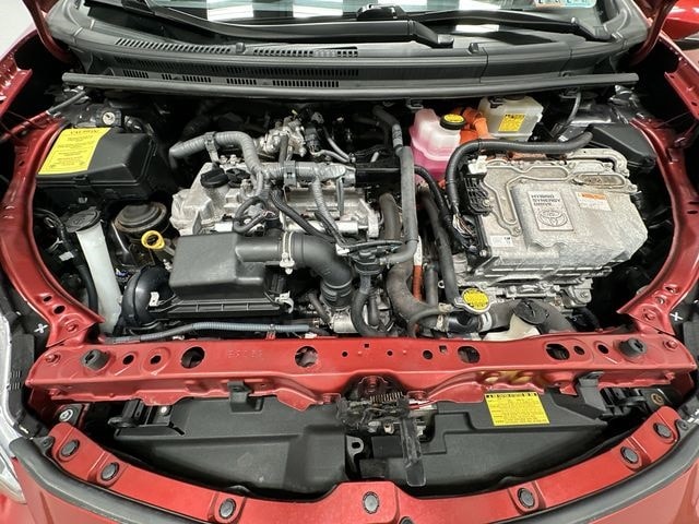 Thumbnail: 2015 Toyota Prius c - 22