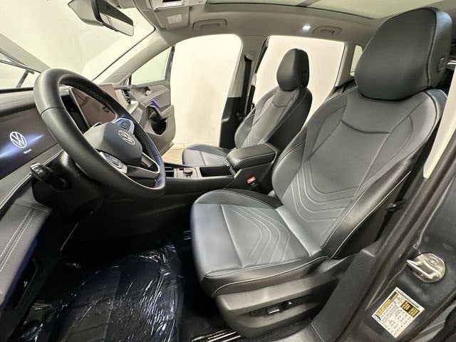 Thumbnail: 2025 Volkswagen Tiguan - 17