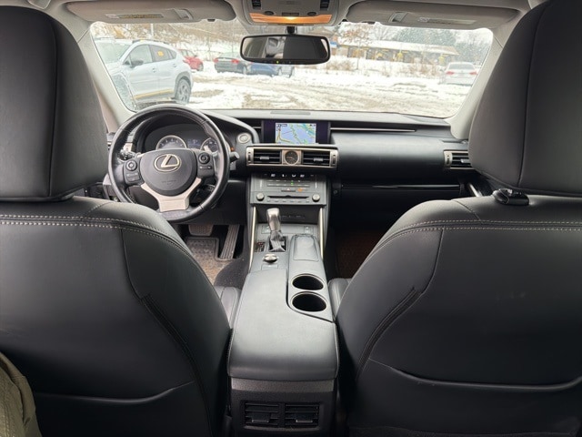 Thumbnail: 2016 Lexus IS - 16