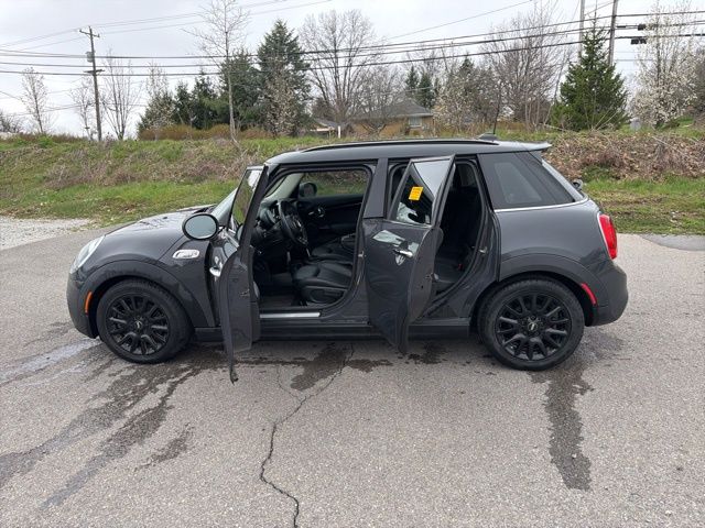 Thumbnail: 2019 MINI Cooper Hardtop - 15