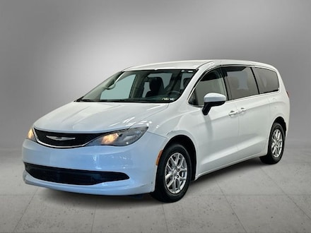 2022 Chrysler Voyager LX Van Passenger Van