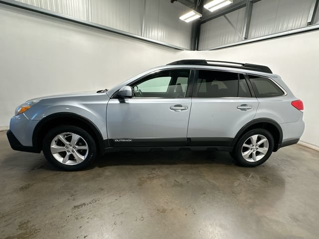 Used 2013 Subaru Outback Limited with VIN 4S4BRBKC1D3323412 for sale in Carnot-Moon, PA