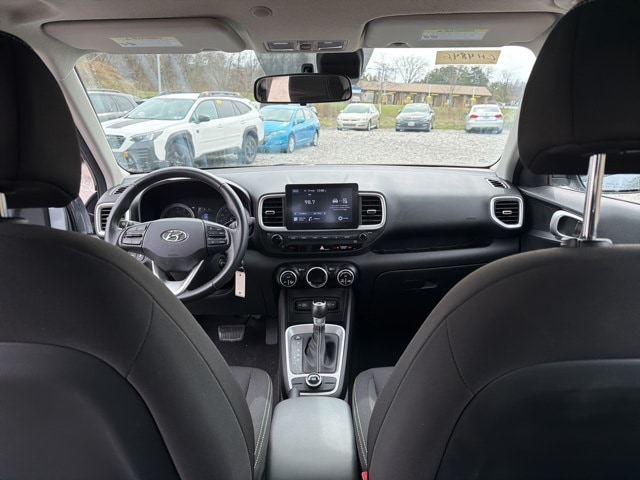 Thumbnail: 2022 Hyundai Venue - 16