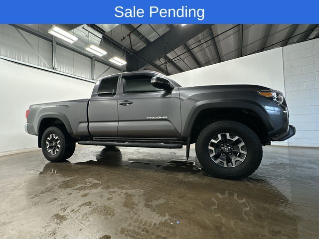 Thumbnail: 2018 Toyota Tacoma - 3