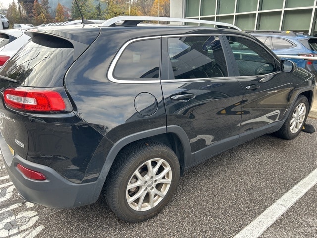 Thumbnail: 2017 Jeep Cherokee - 7