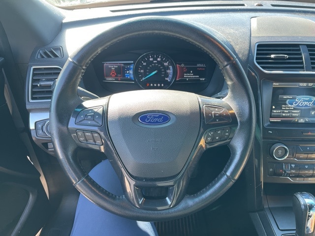 Thumbnail: 2016 Ford Explorer - 13