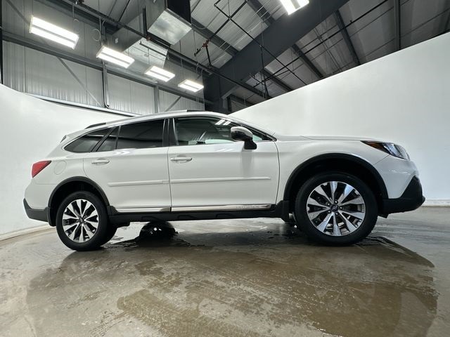 Thumbnail: 2018 Subaru Outback - 3