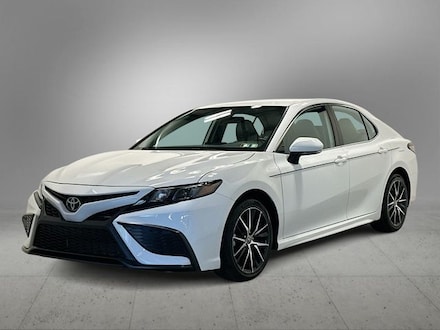 2023 Toyota Camry SE Sedan