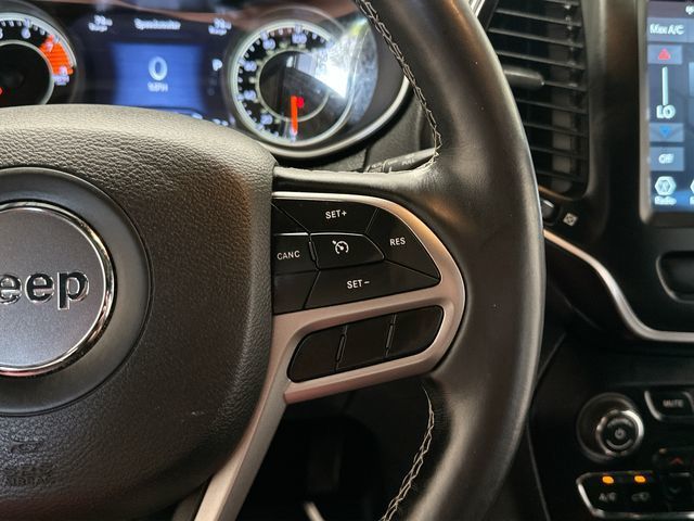 Thumbnail: 2021 Jeep Cherokee - 10