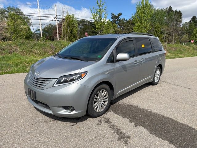 2017 Toyota Sienna XLE Premium -
                  Moon Township, PA