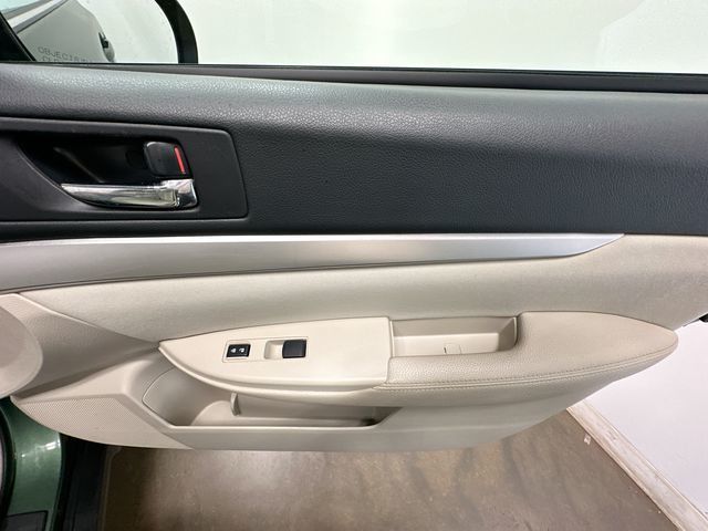 Thumbnail: 2010 Subaru Outback - 19