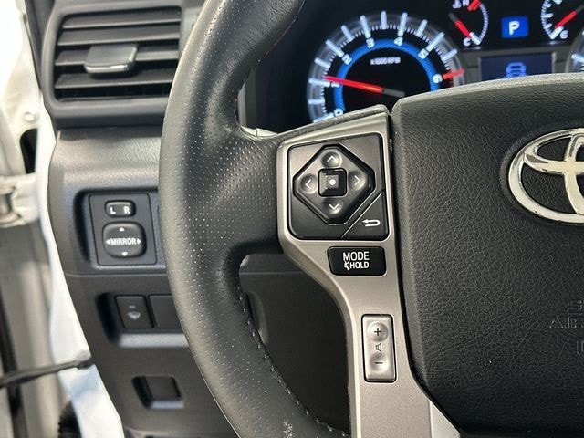 Thumbnail: 2015 Toyota 4Runner - 8