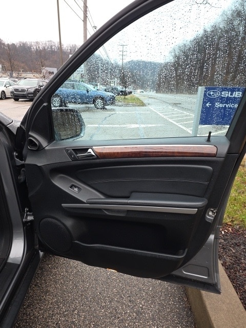 Thumbnail: 2010 Mercedes-Benz M-Class - 20