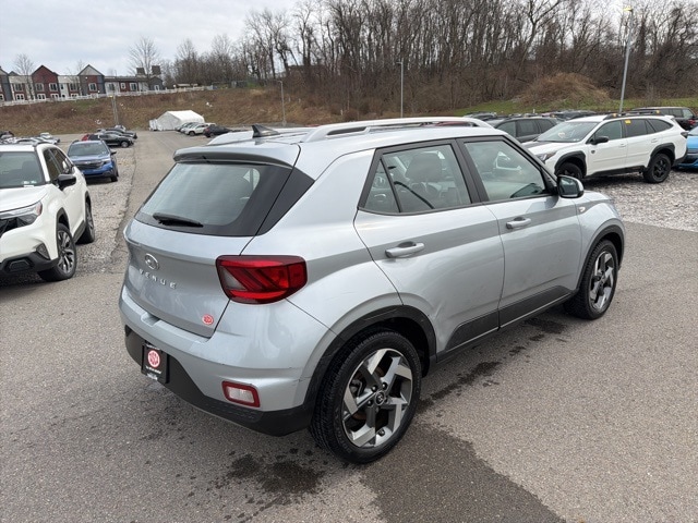 Thumbnail: 2022 Hyundai Venue - 9