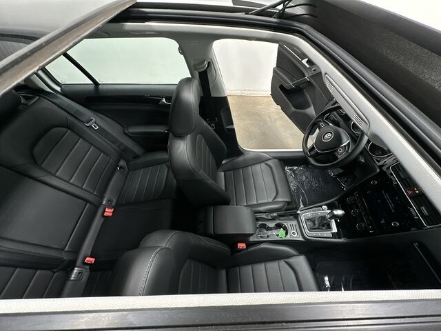 Thumbnail: 2018 Volkswagen e-Golf - 6