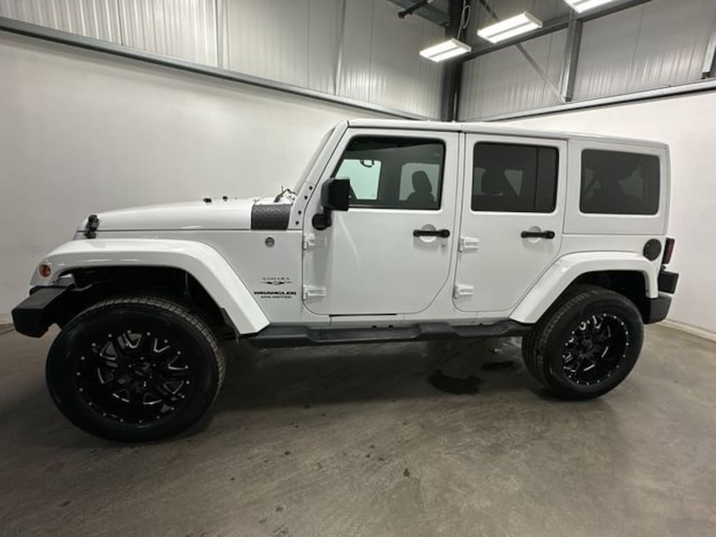 Used 2017 Jeep Wrangler Unlimited Sahara SUV