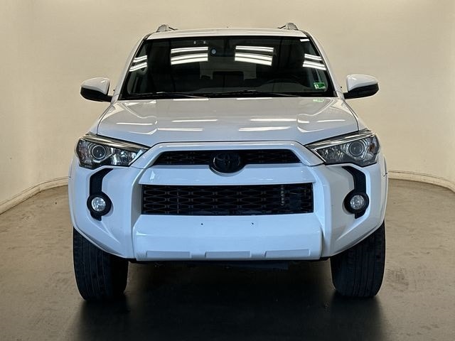 Thumbnail: 2015 Toyota 4Runner - 27